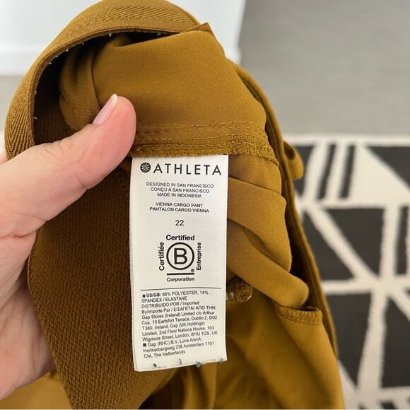 Athleta Vienna Cargo Pant in Brass Yellow Size 22 - Picture 4 of 4